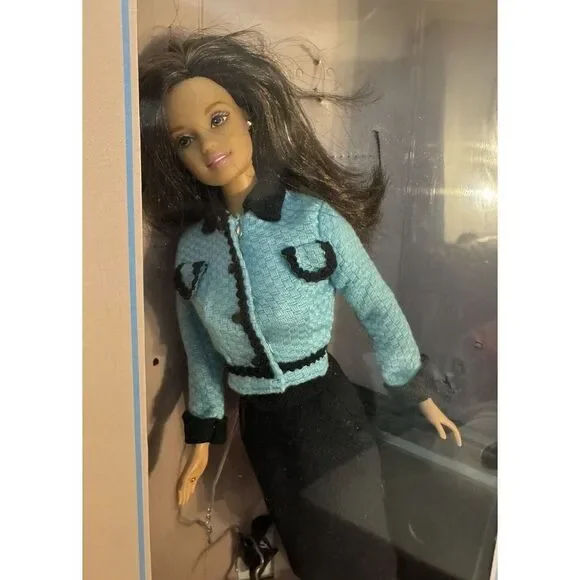 VINTAGE Set of 3 Special Editions AVON REPRESENTATIVE Barbies IN BOXES - Picture 4 of 16